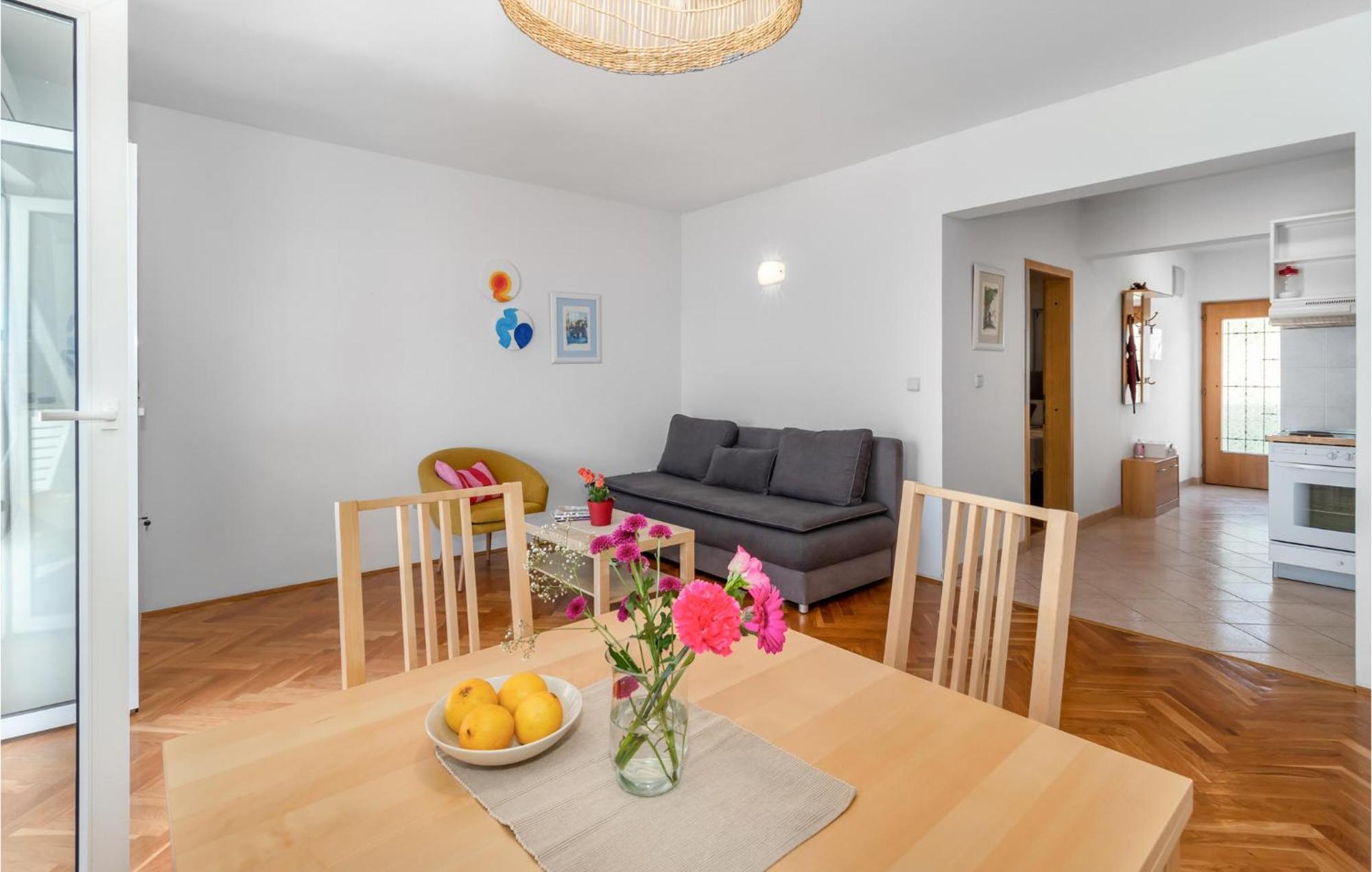 Lovely Apartment In Novi Vinodolski With Wifi Экстерьер фото