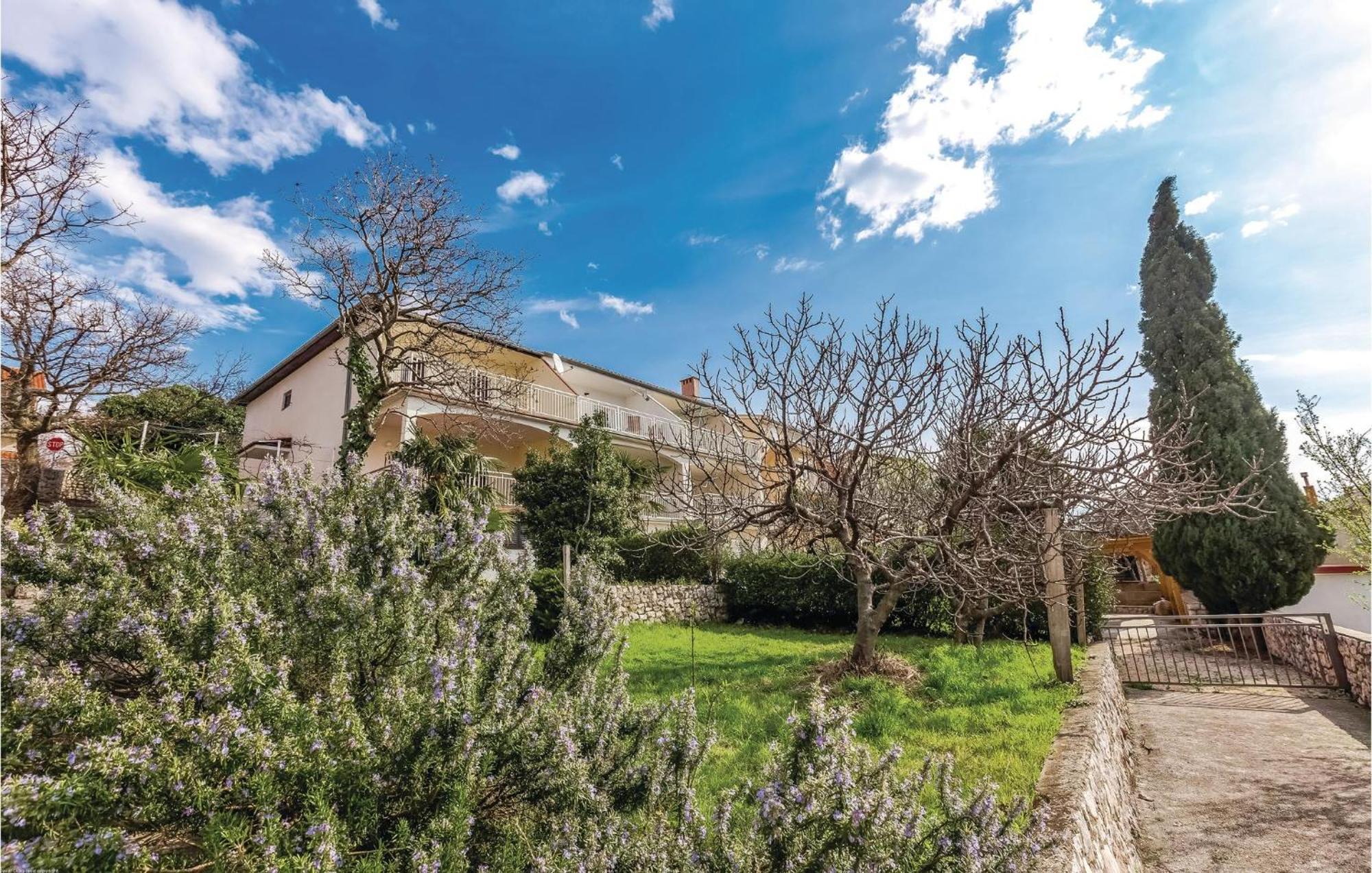 Lovely Apartment In Novi Vinodolski With Wifi Экстерьер фото